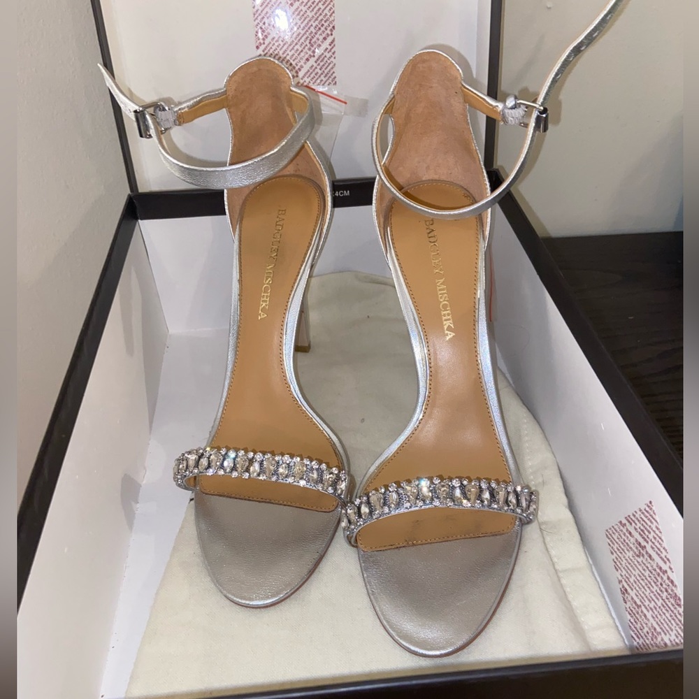 Badgley Mischka Elope II Shoes - Picture 2 of 9